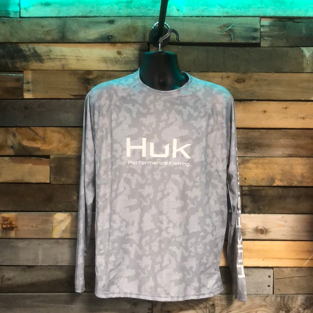 Huk Men's Kona Running Lakes Short Sleeve Fishing Shirt - Overcast Grey - M  - Overcast Grey M